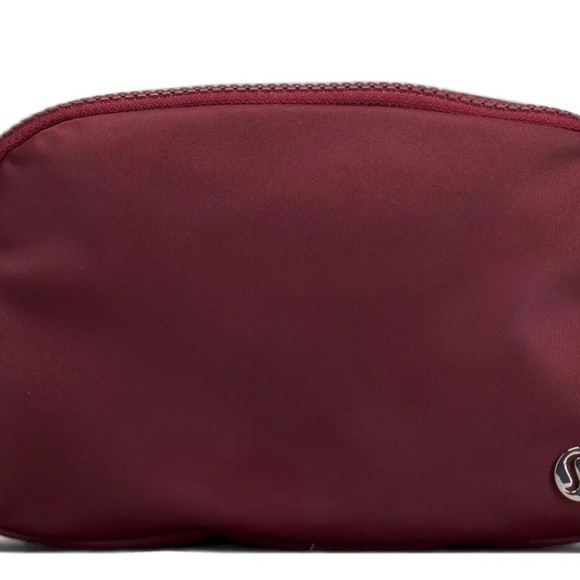 Lululemon Everywhere Belt Bag Red Merlot New With Tag! - Picture 6 of 8